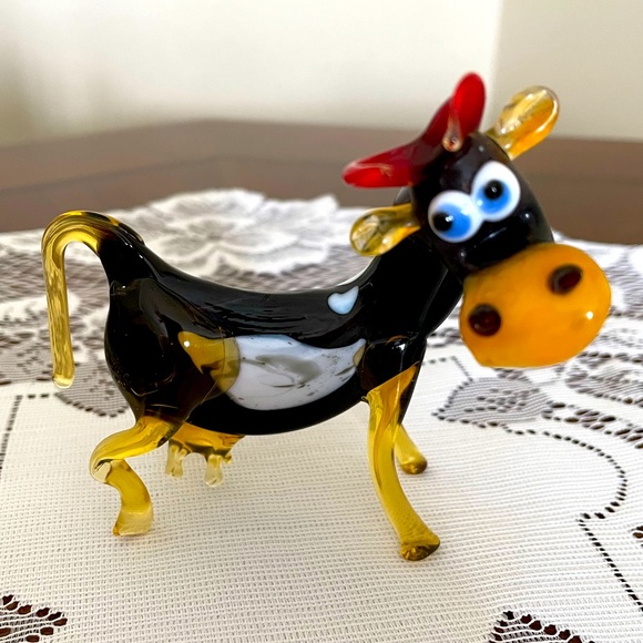 Glass Cow Figurine - Picture 2 of 3